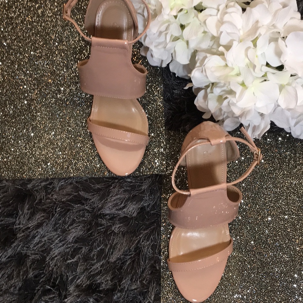 Charlotte Russe Nude Pink Patten Heel - Picture 4 of 7